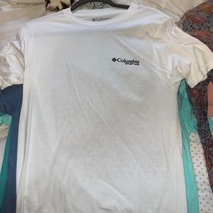 Columbia T-shirt